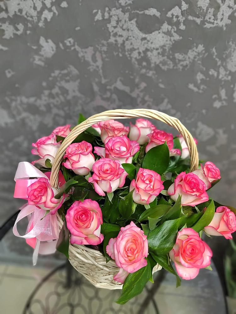 Цветочная композиция из Розы в корзине в Поселок Ремзавода