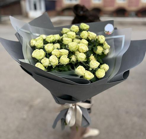 Букет Белые кустовые розы Солинеро в Поселок Ремзавода