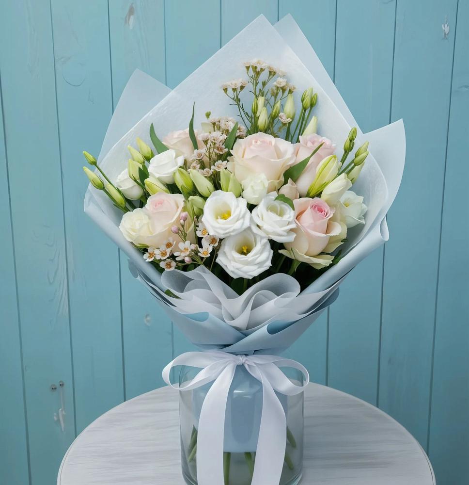 Букет цветов из: Розы и Лизиантусы в Поселок Ремзавода