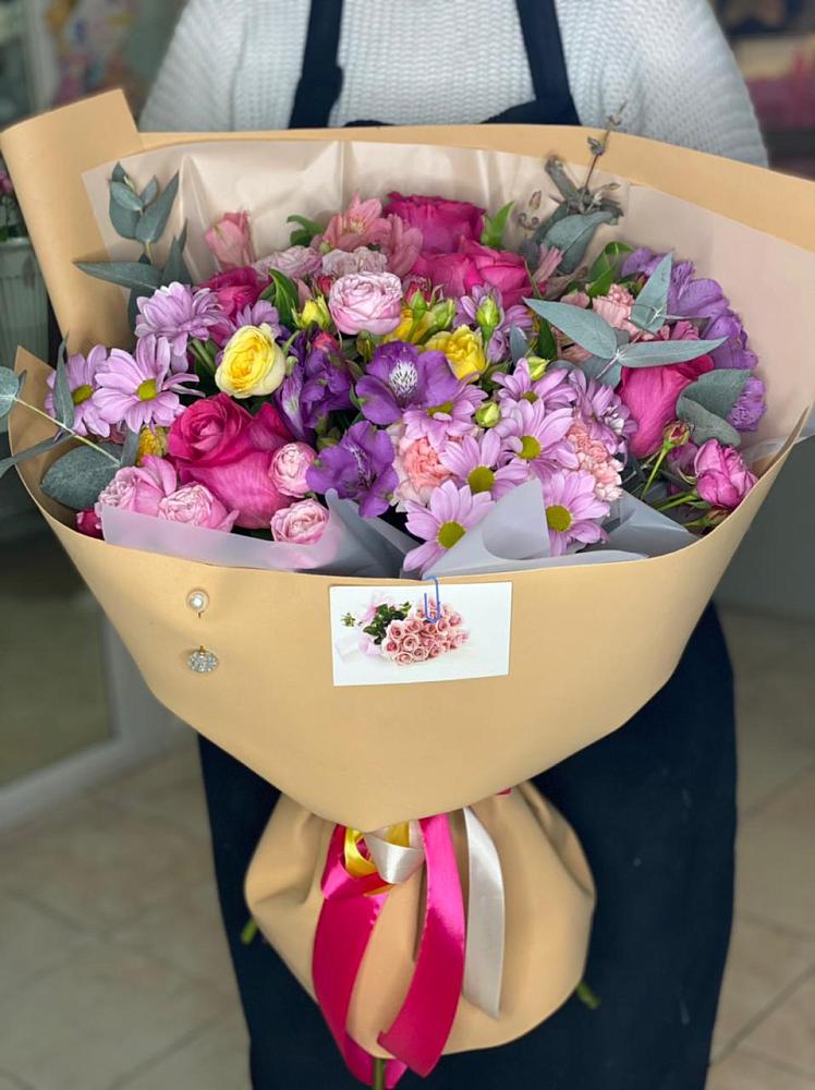 Букет цветов из: Хризантемы, Гвоздики и Альстромерии в Поселок Ремзавода