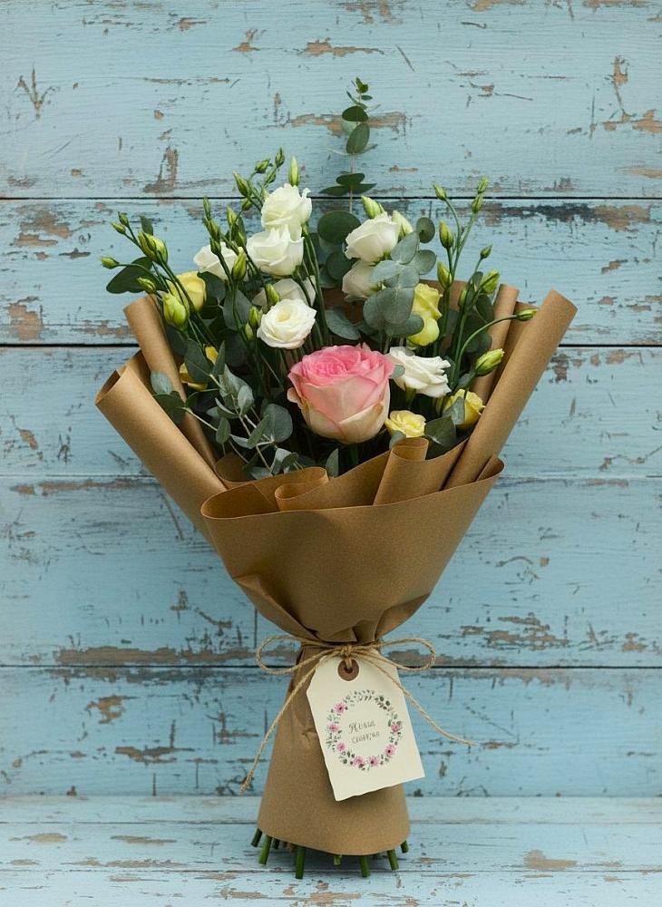 Букет цветов из: Розы и Лизиантусы в Поселок Ремзавода