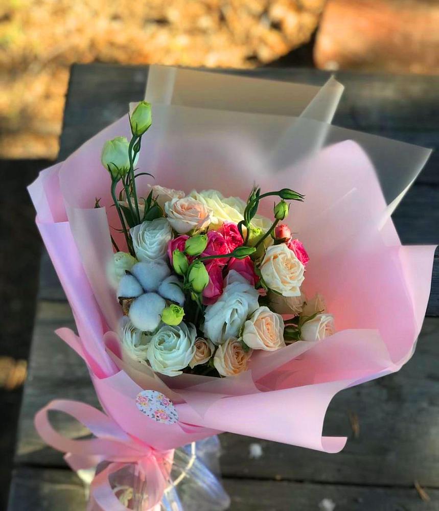 Букет цветов из: Розы и Лизиантусы в Поселок Ремзавода