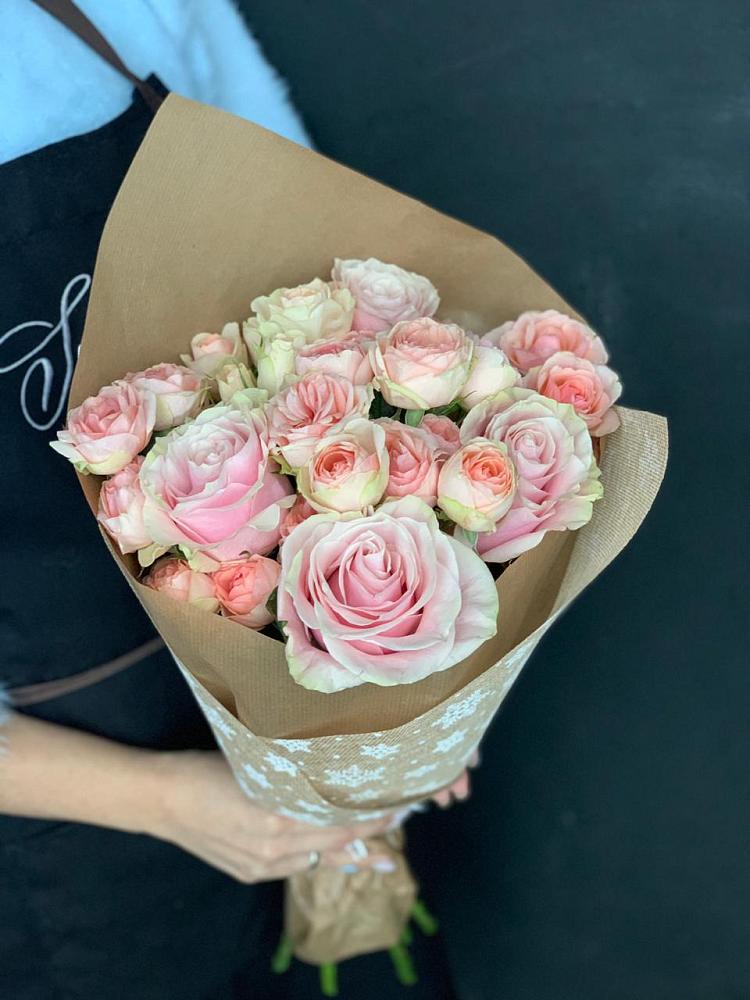 Букет цветов из: Хризантемы и Розы в Поселок Ремзавода