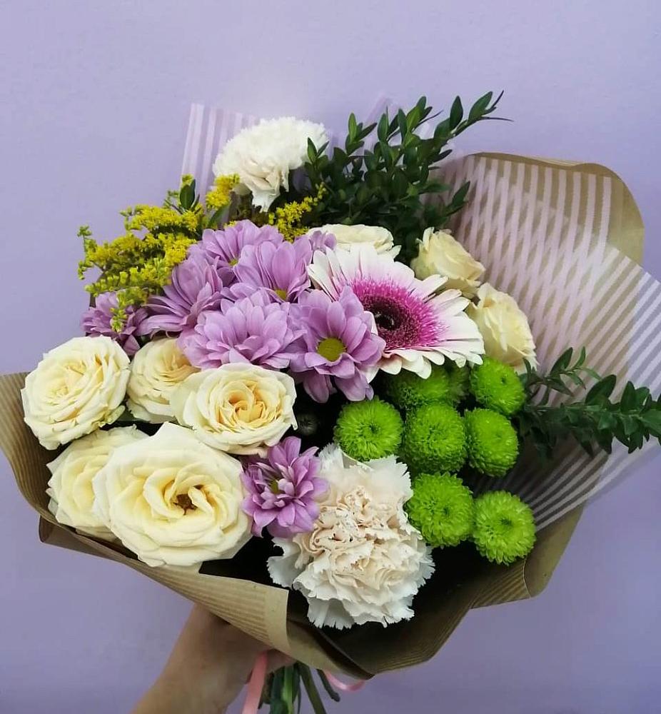 Букет цветов из: Хризантемы, Розы, Гвоздики и Герберы в Поселок Ремзавода