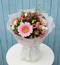 Букет цветов из:  Герберы, Альстромерии и Лизиантусы в Поселок Ремзавода