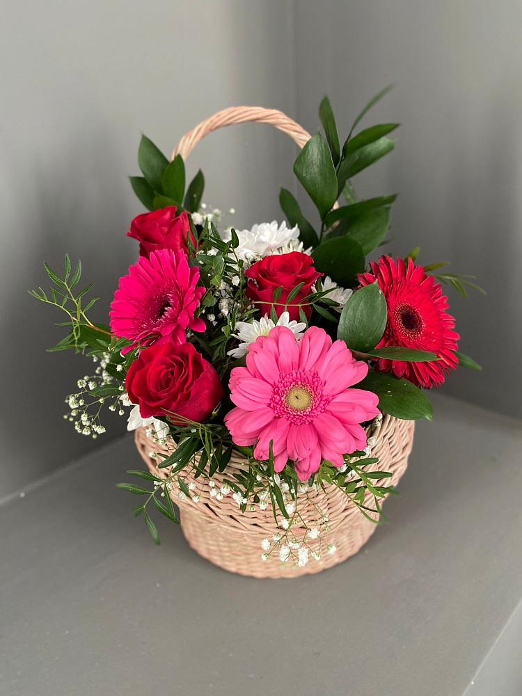 Цветочная композиция из Розы, Хризантемы и Герберы в корзине в Поселок Ремзавода