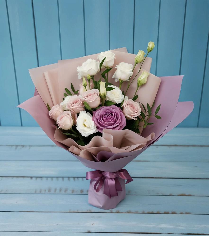 Букет цветов из: Розы и Лизиантусы в Поселок Ремзавода